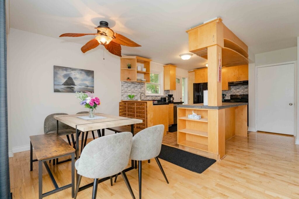 ENSŌ Listing 24 Gentry Cres, Richmond Hill Full kitchen in the lower unit with modern cabinetry