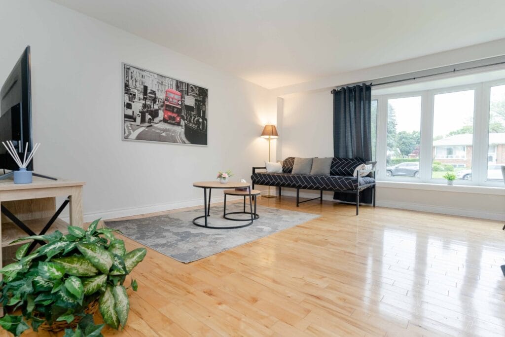 ENSŌ Listing 24 Gentry Cres, Richmond Hill Lower unit hallway and living area with bright lighting