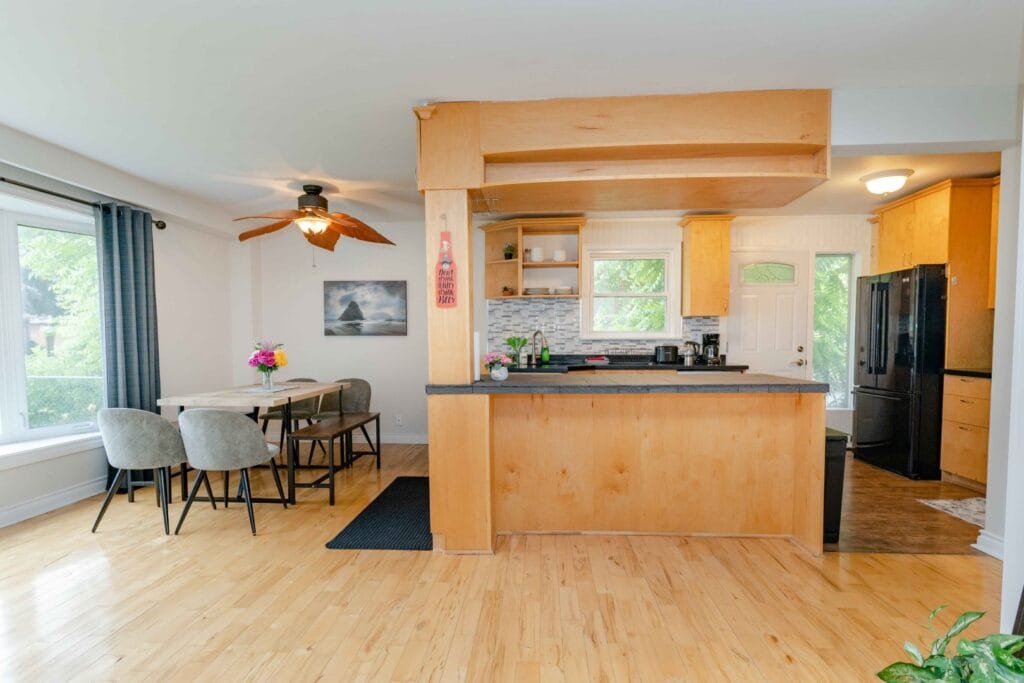 ENSŌ Listing 24 Gentry Cres, Richmond Hill Full kitchen in the lower unit with modern cabinetry